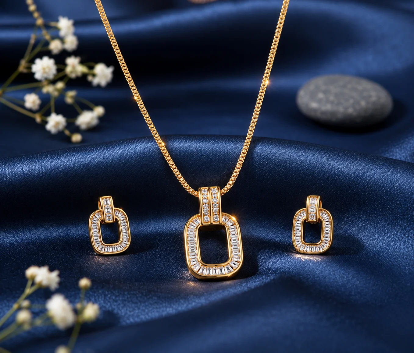 Celeste Loop Pendant Set