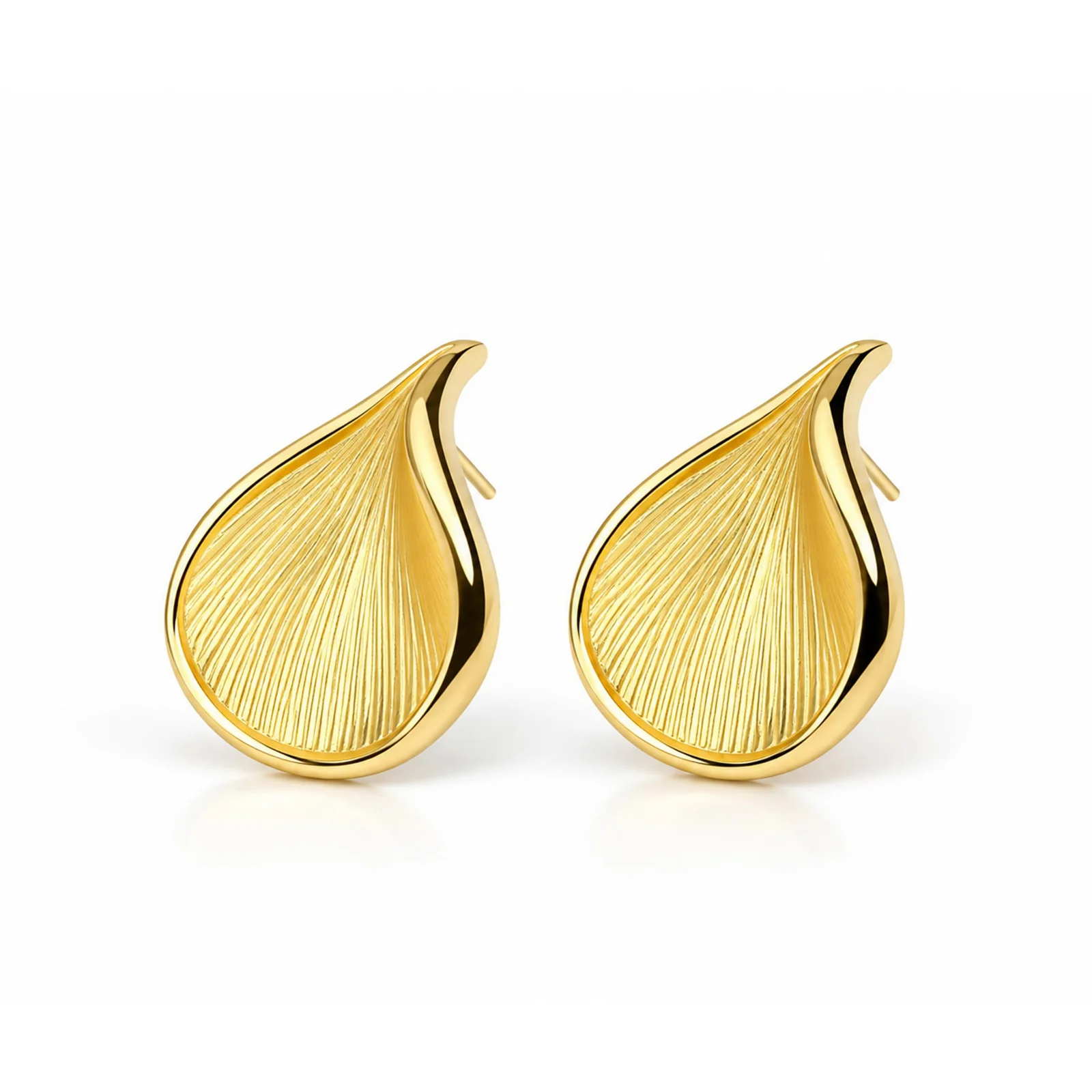 Aurelle Teardrop Studs — photo 4