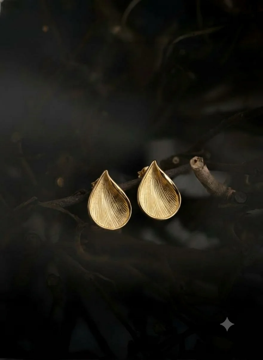 Aurelle Teardrop Studs