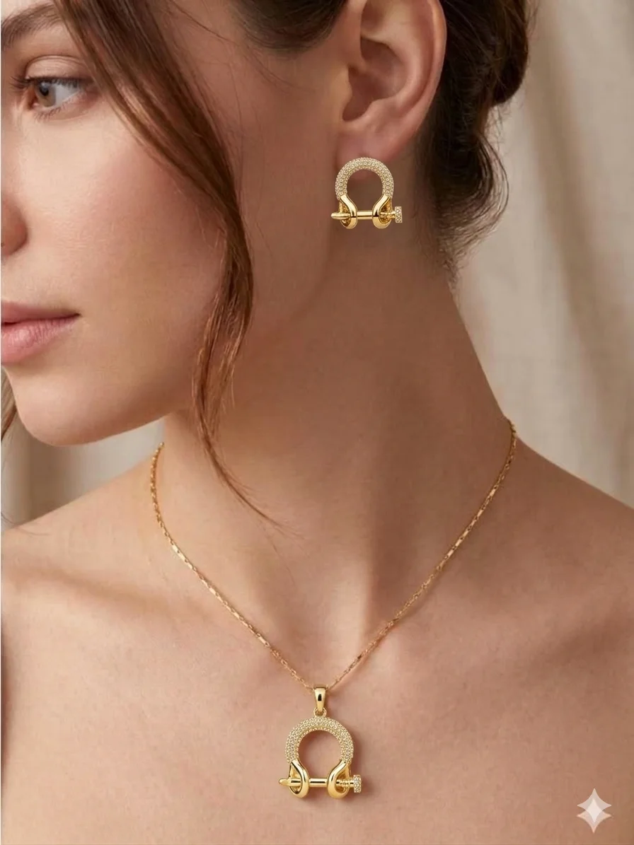 Gold Halo Pendant Set — photo 3