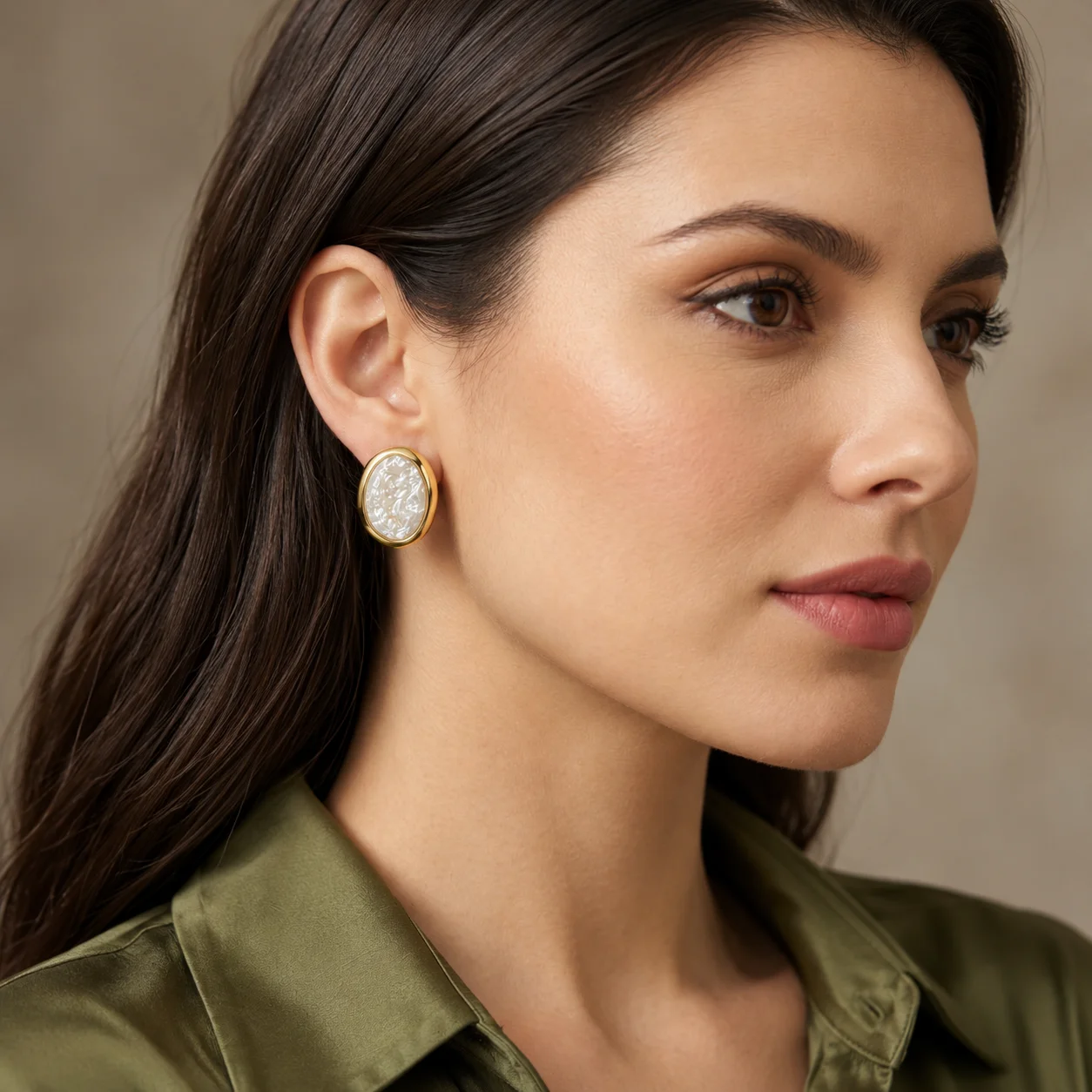 Pearlique Oval Studs — photo 2
